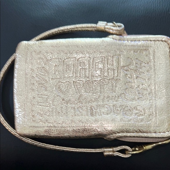 RETIRED EUC Coach Poppy Gold Wristlet - Picture 1 of 8